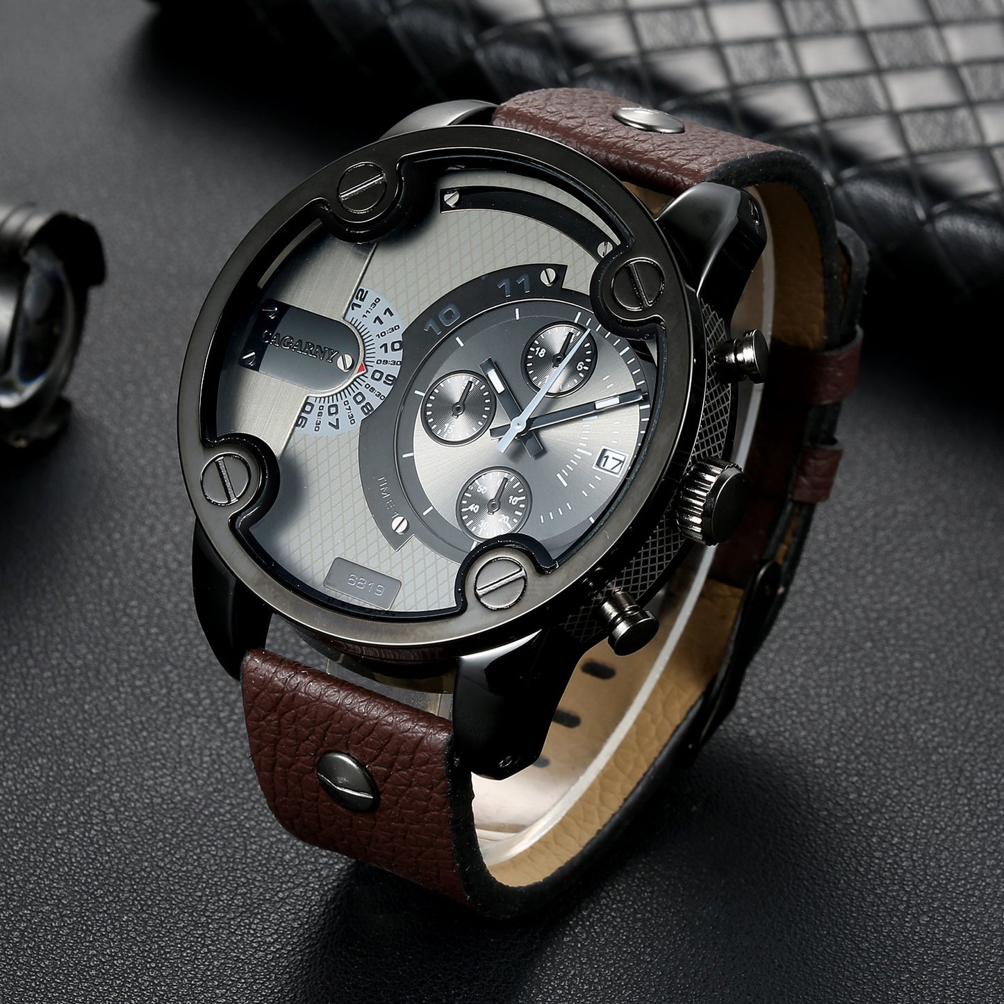Men's Casual Quartz Watch with Calendar and Large Dial